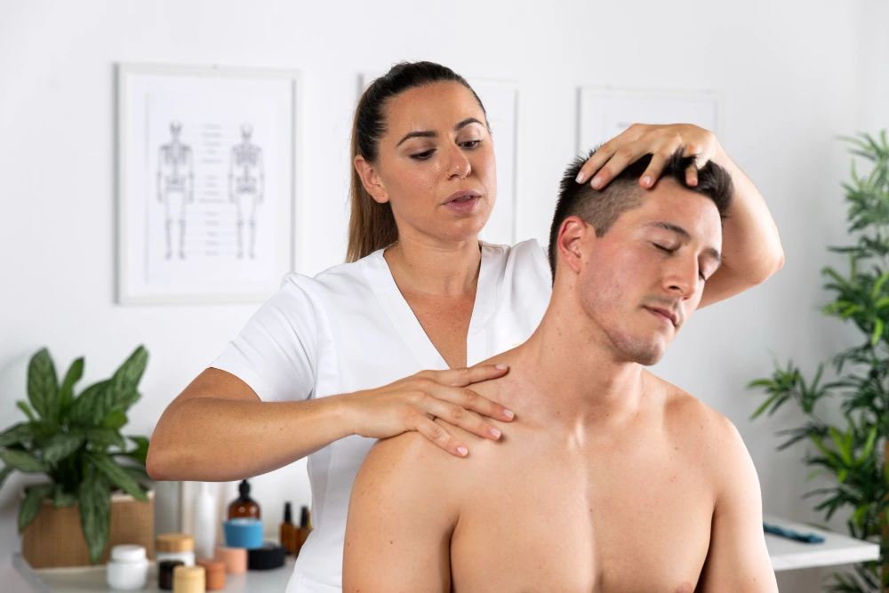 Ayurvedic Treatment for Frozen Shoulder Pain Relief